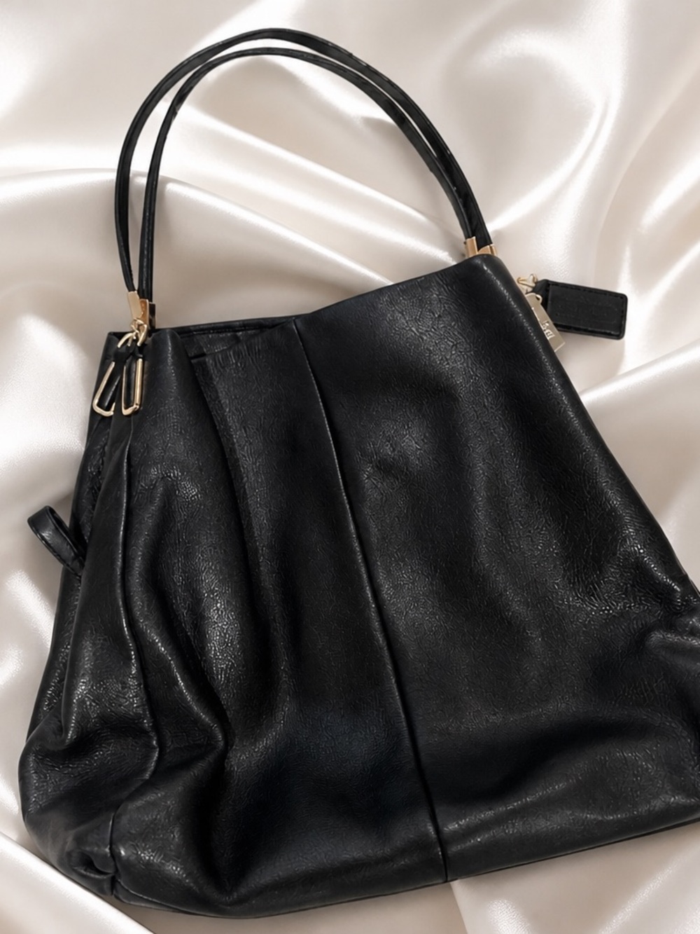 Coach Madison Phoebe Black Shoulder Bag, 3 compartments